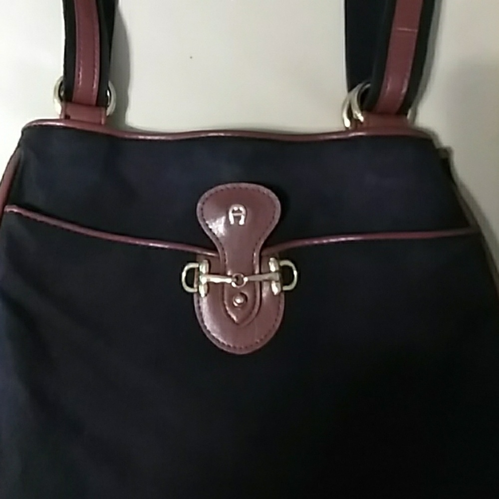 Make offer!👜Etienne Aigner black canvas/leather trim purse👜